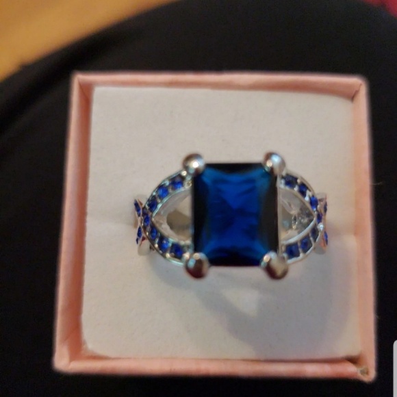 New Princess Cut Blue zircone Ring size 7 - Picture 3 of 4